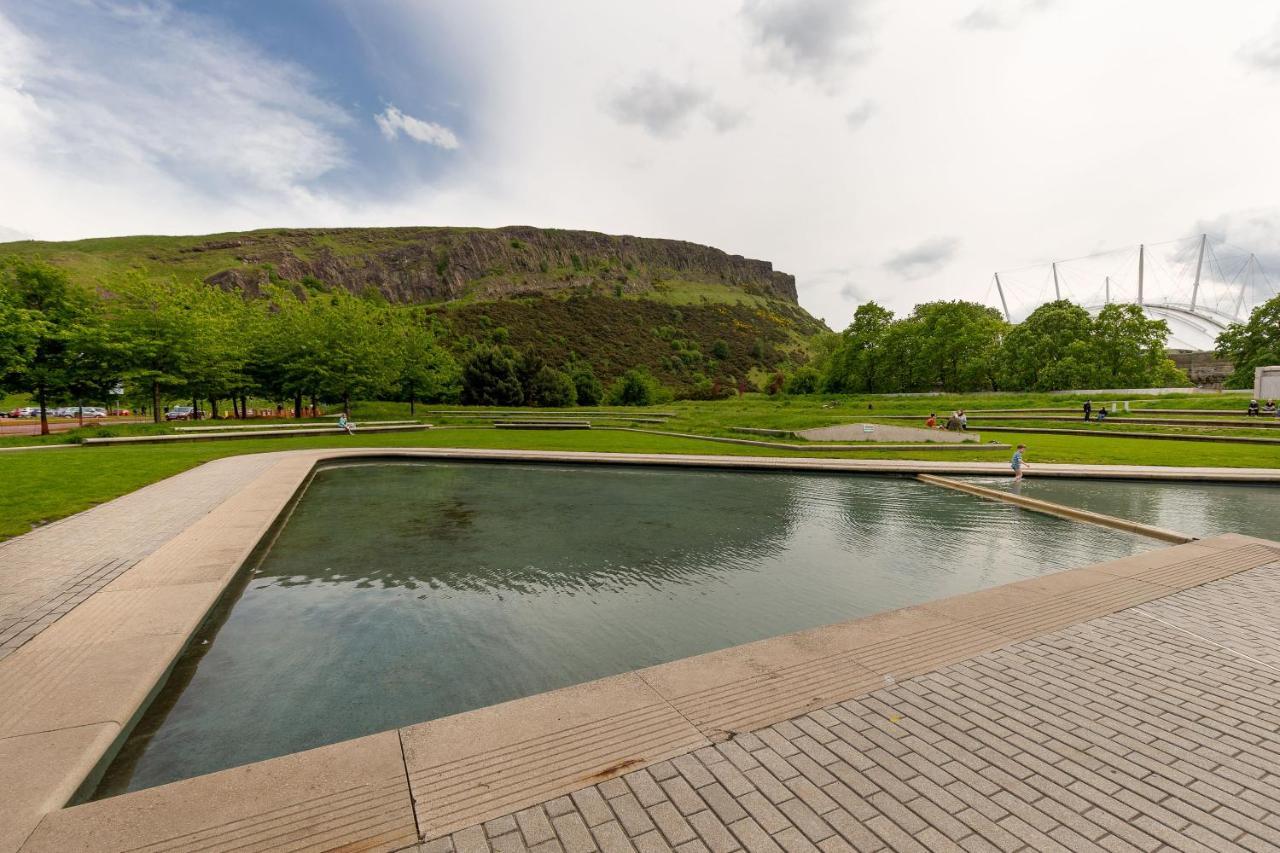 Stunning 1 Bed At Holyrood Palace & Arthurs Seat 爱丁堡 外观 照片